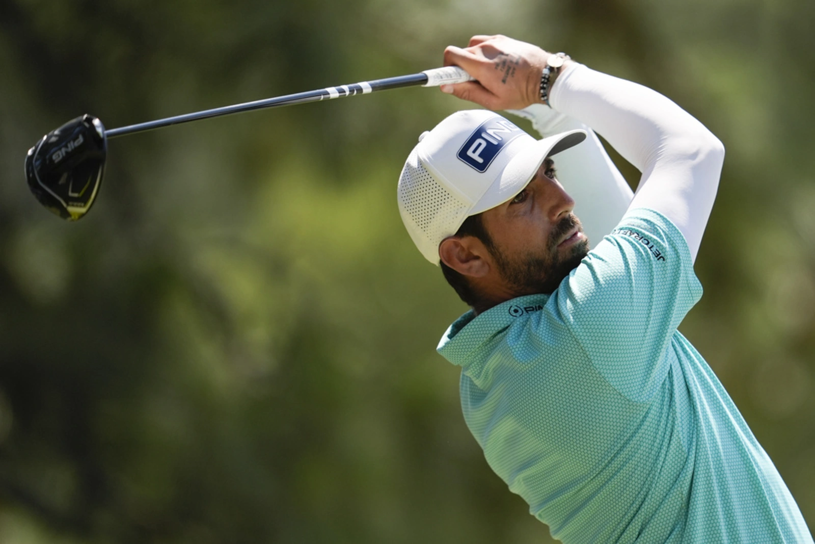 Pavon, DeChambeau, Finau top crowded US Open leaderboard