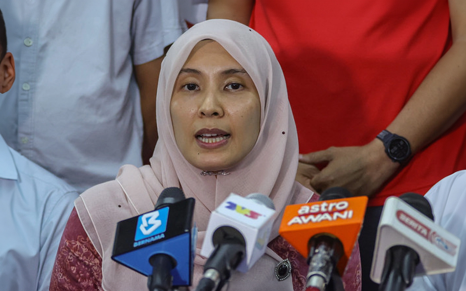 Nurul Izzah sertai persaingan naib presiden PKR | Hot FM