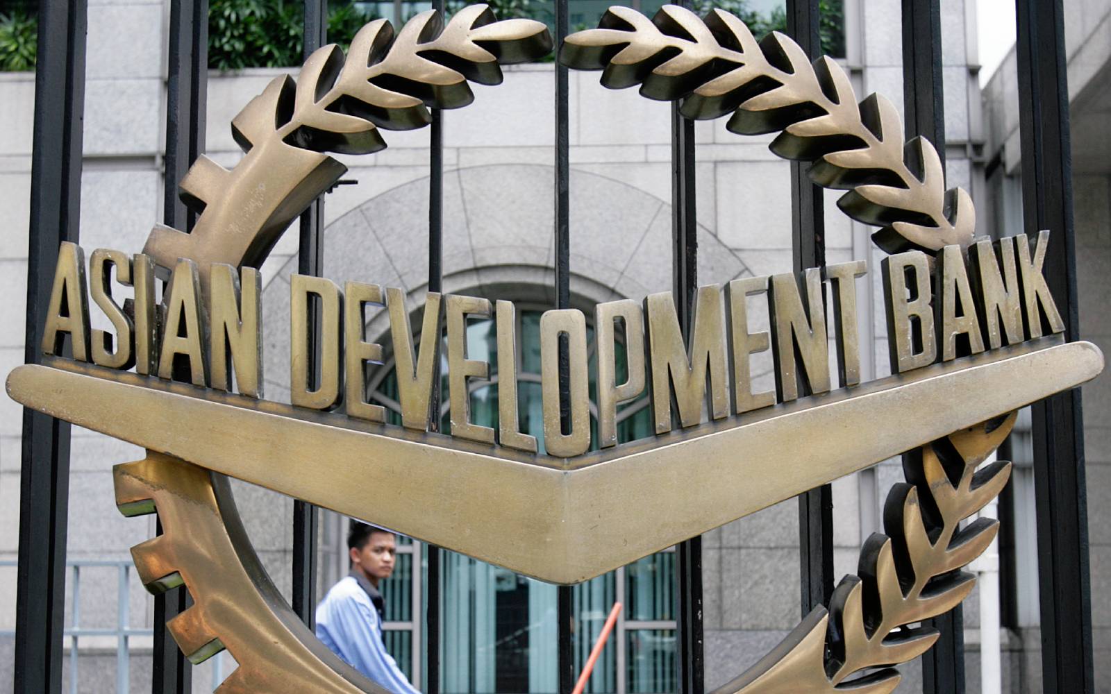 ADB slightly raises 2024 growth forecast for developing Asia