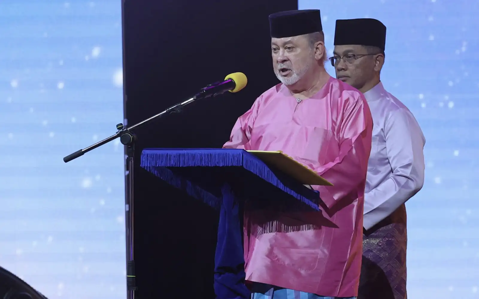 Jangan Guna Media Sosial Untuk Berbalah, Sebar Aib, Titah Agong | FMT