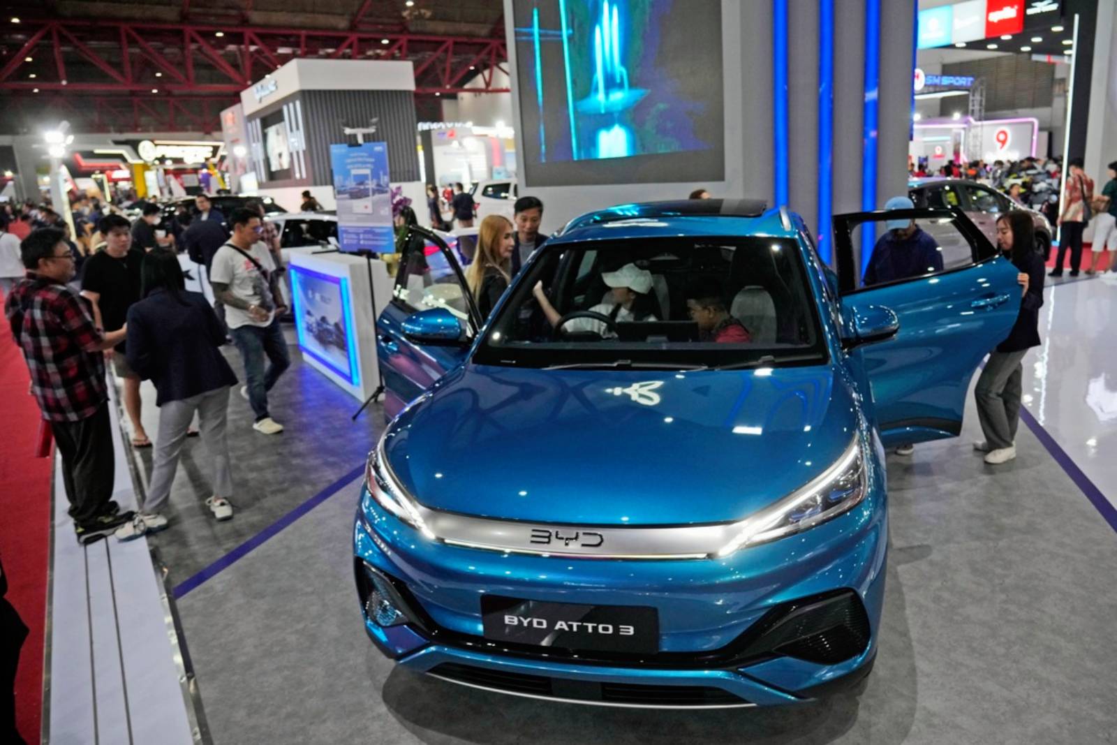 EU govts waver over Chinese EV tariffs as trade spat escalates | FMT