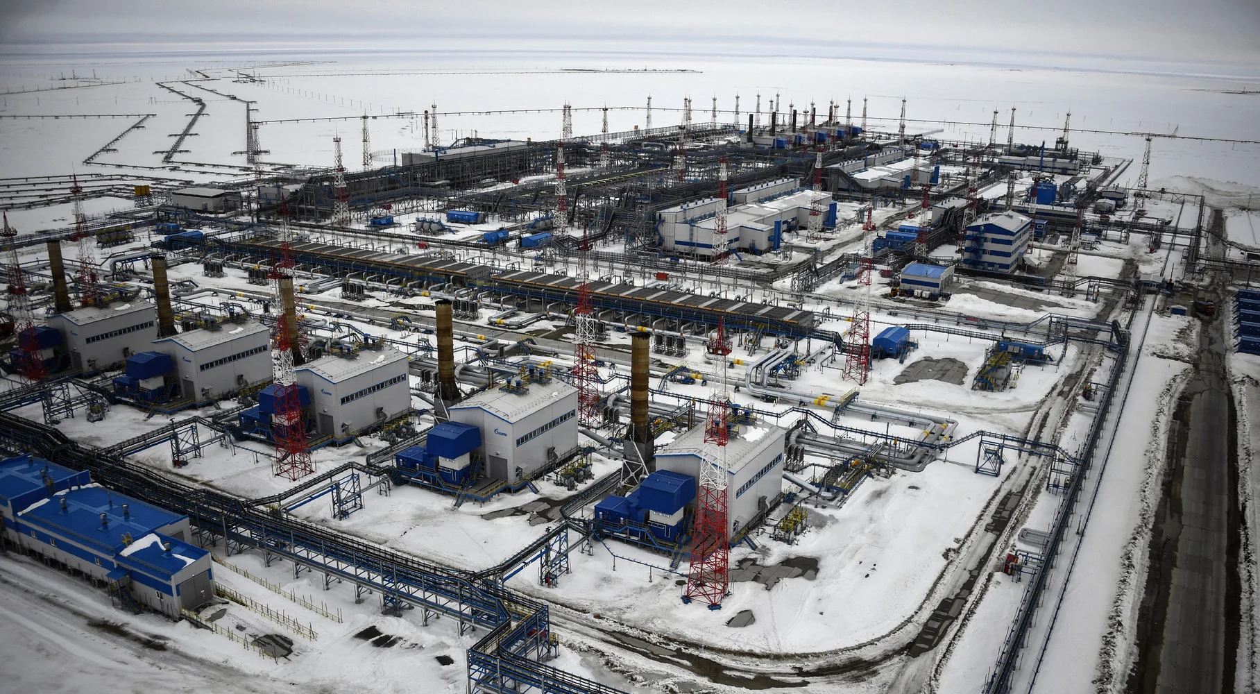 1 dead, 9 injured in explosion at Russian gas field