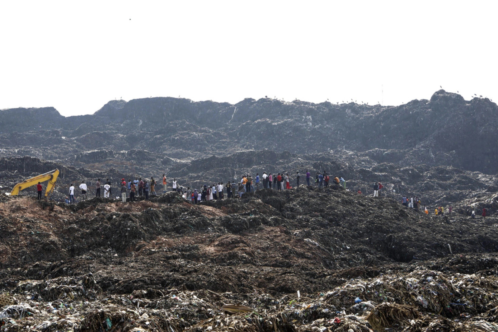 Ugandan landslide fears force relocation of 5,000 households