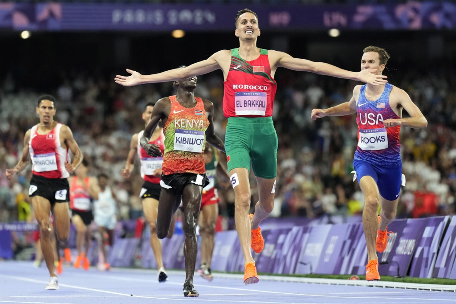 Morocco’s El Bakkali retains steeplechase title after Girma falls