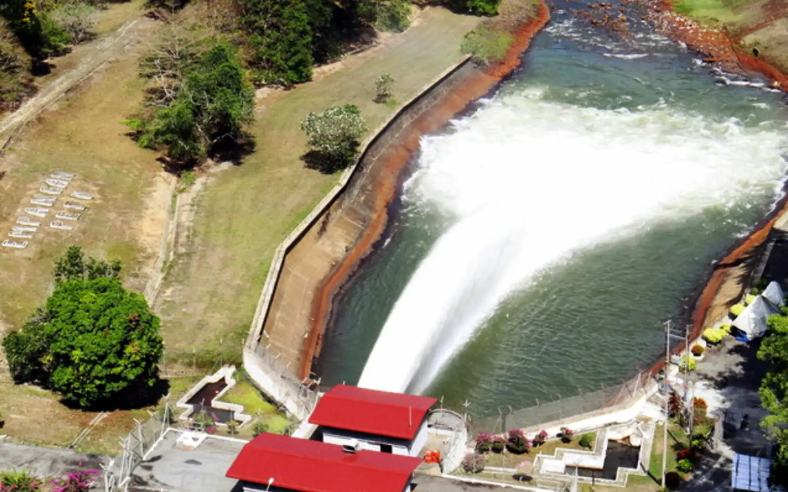 Receding water levels at dam expose 100-year-old graves