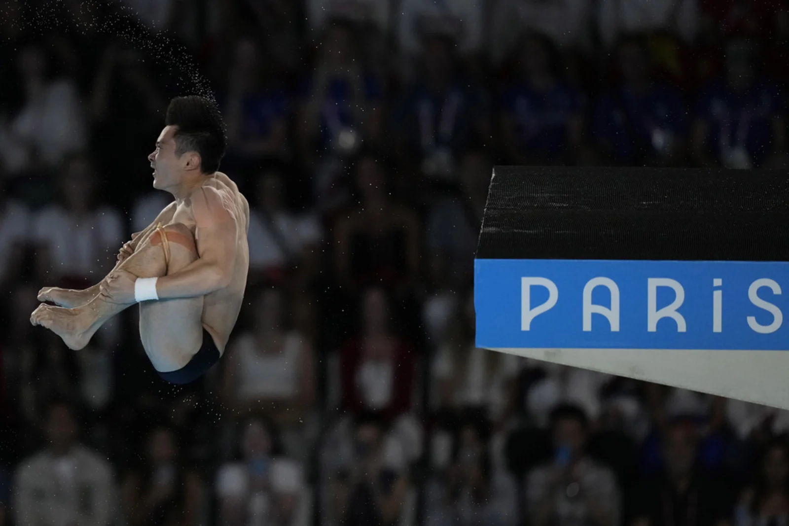 Chinese divers complete historic Olympic clean sweep