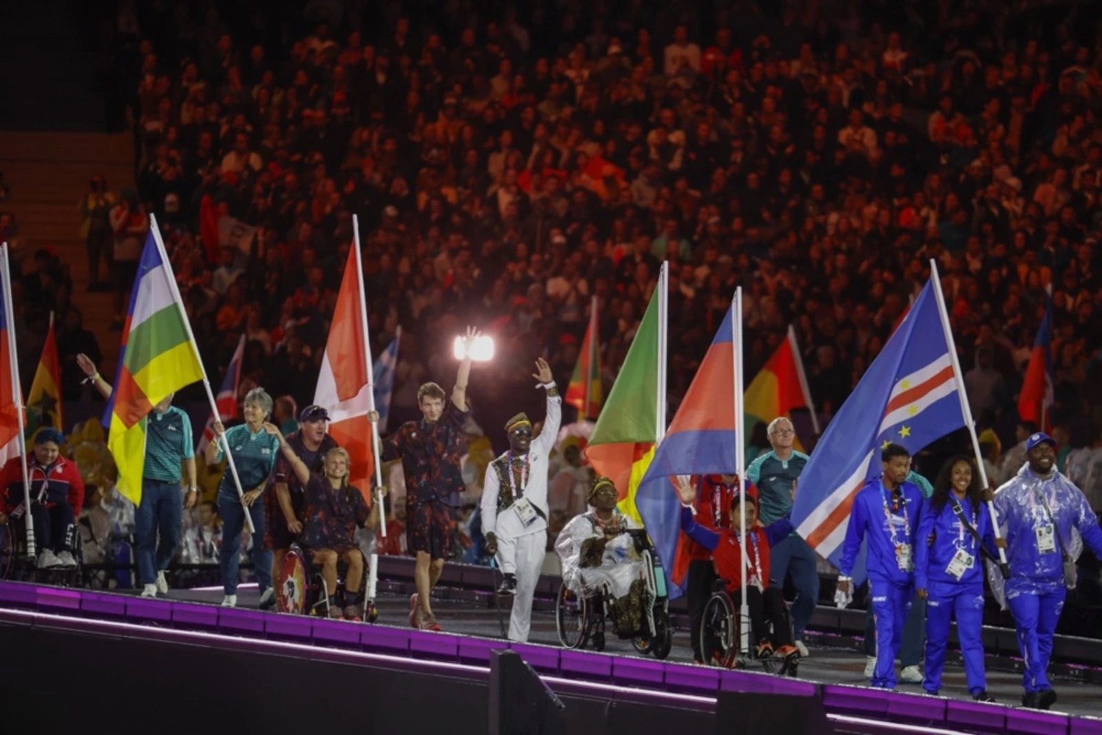 Paralympics come to a close with rainy electro-party