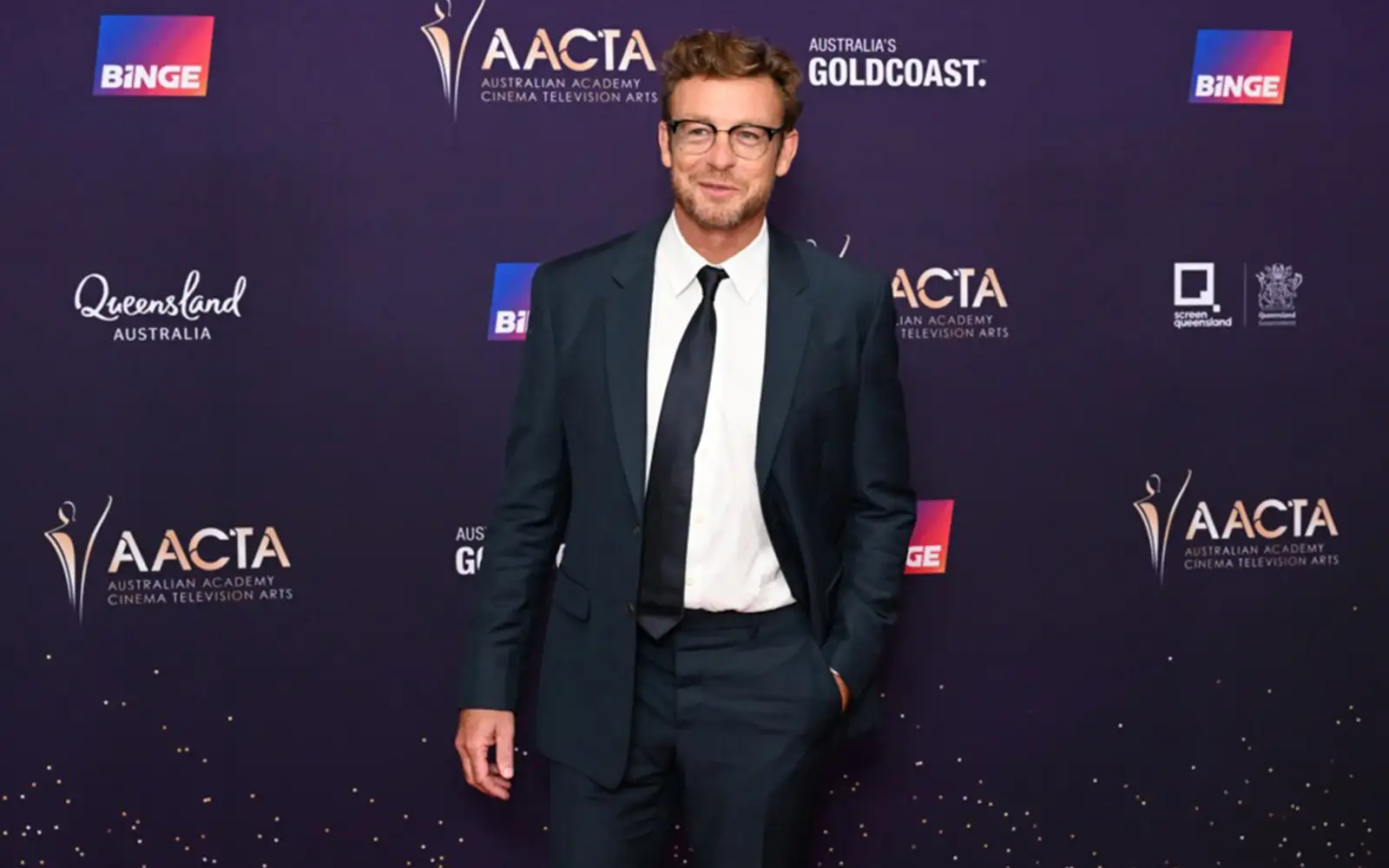 f43b2929 australian actor simon baker lifestyle emelpic 050924