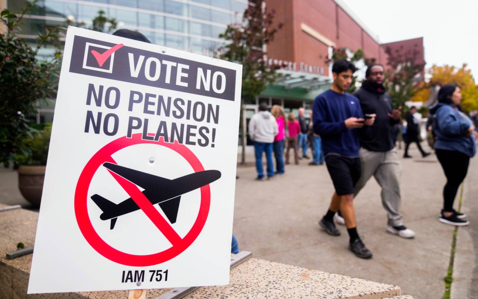 Boeing to repay furloughed staff, proceed with job cuts