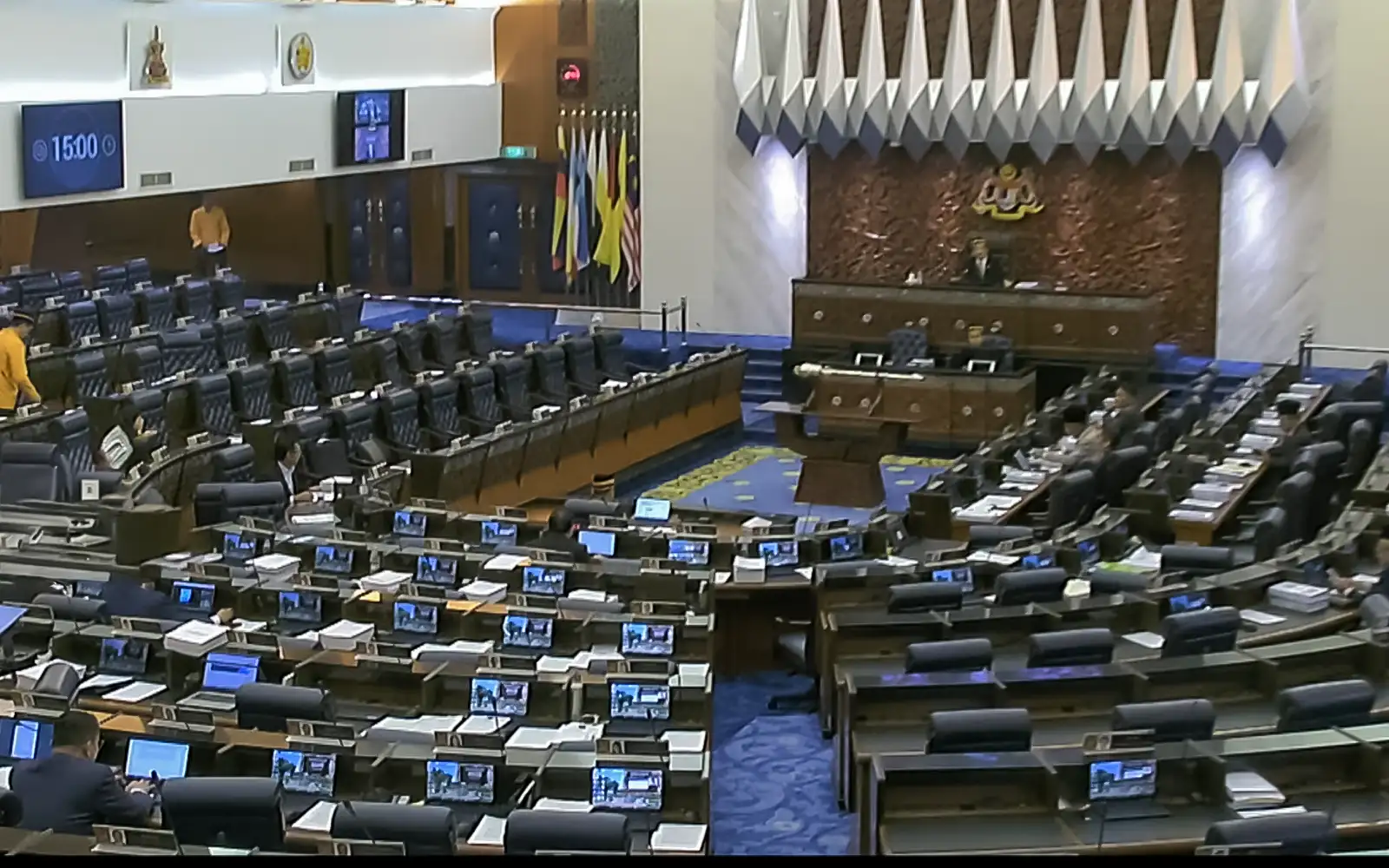 Dewan Rakyat observes moment of silence for Daim