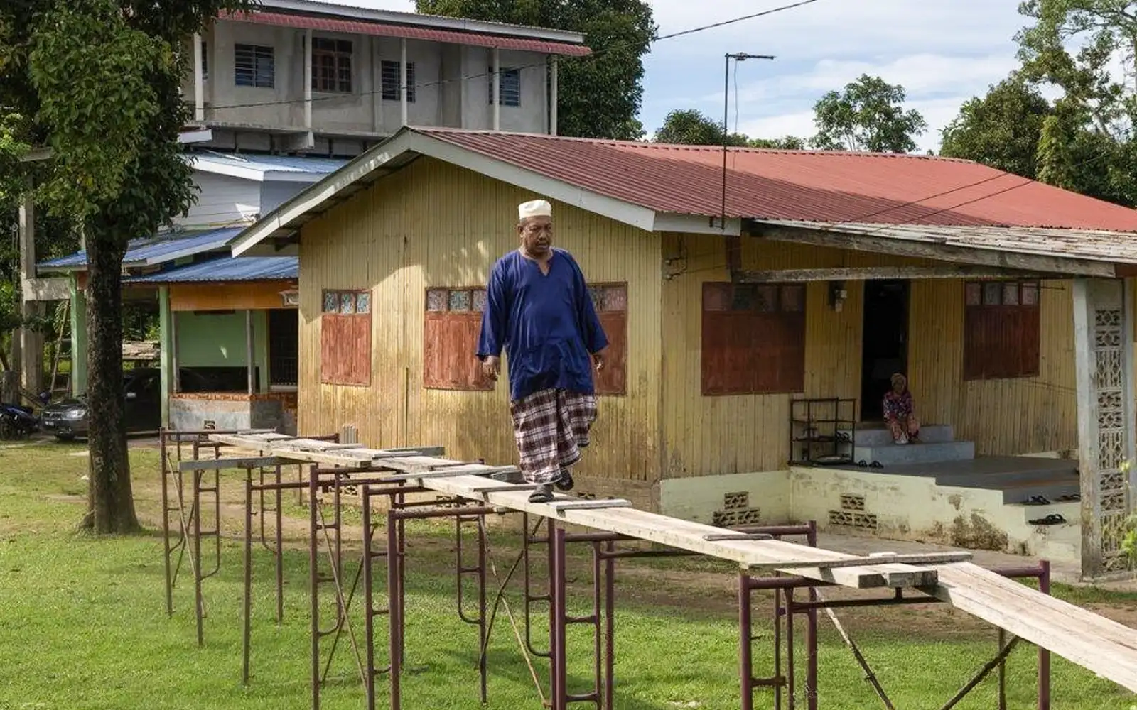 Residents in Kg Lubok