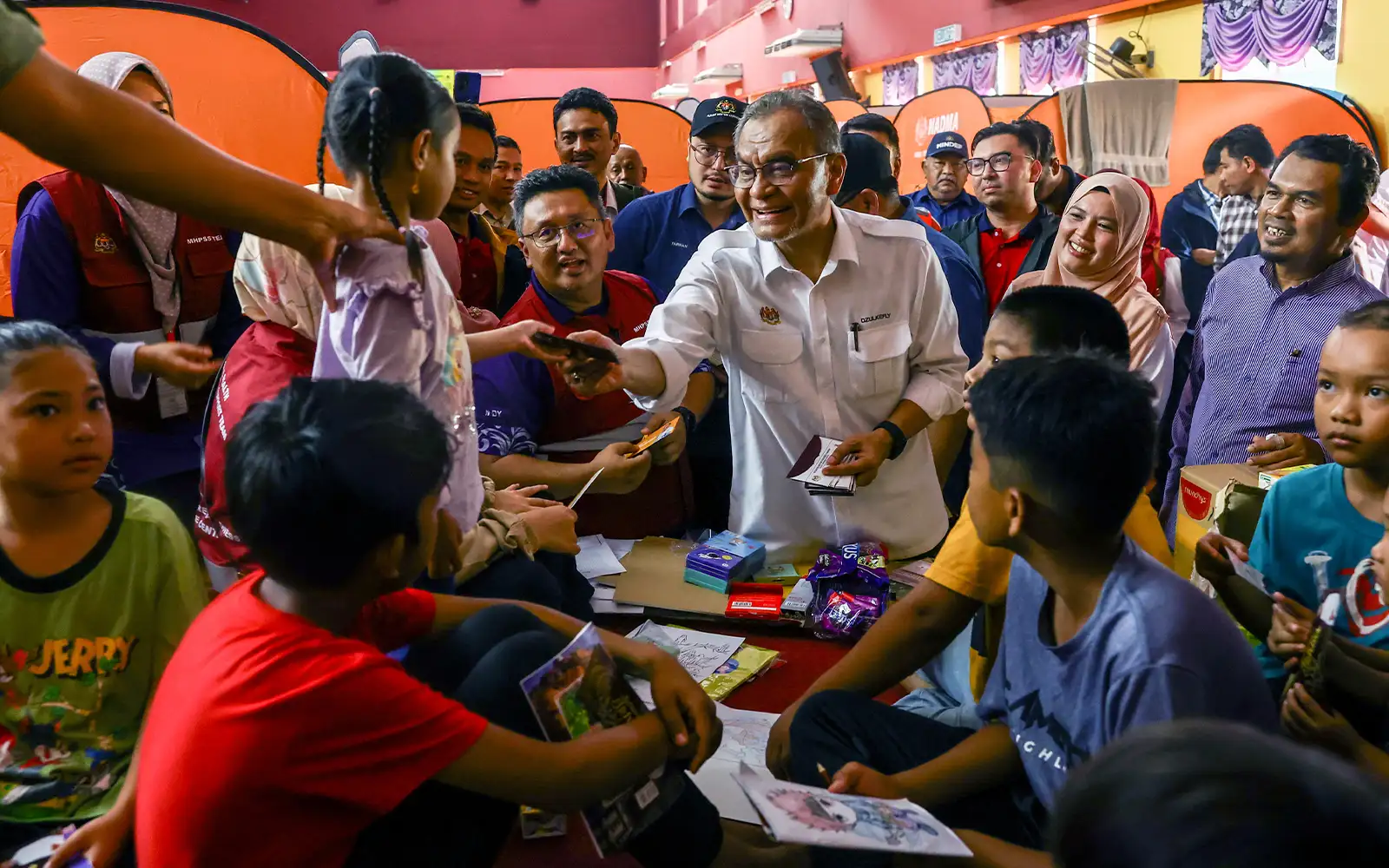 Lebih 10,000 penyakit bawaan air dikesan di PPS, kata Dzulkefly