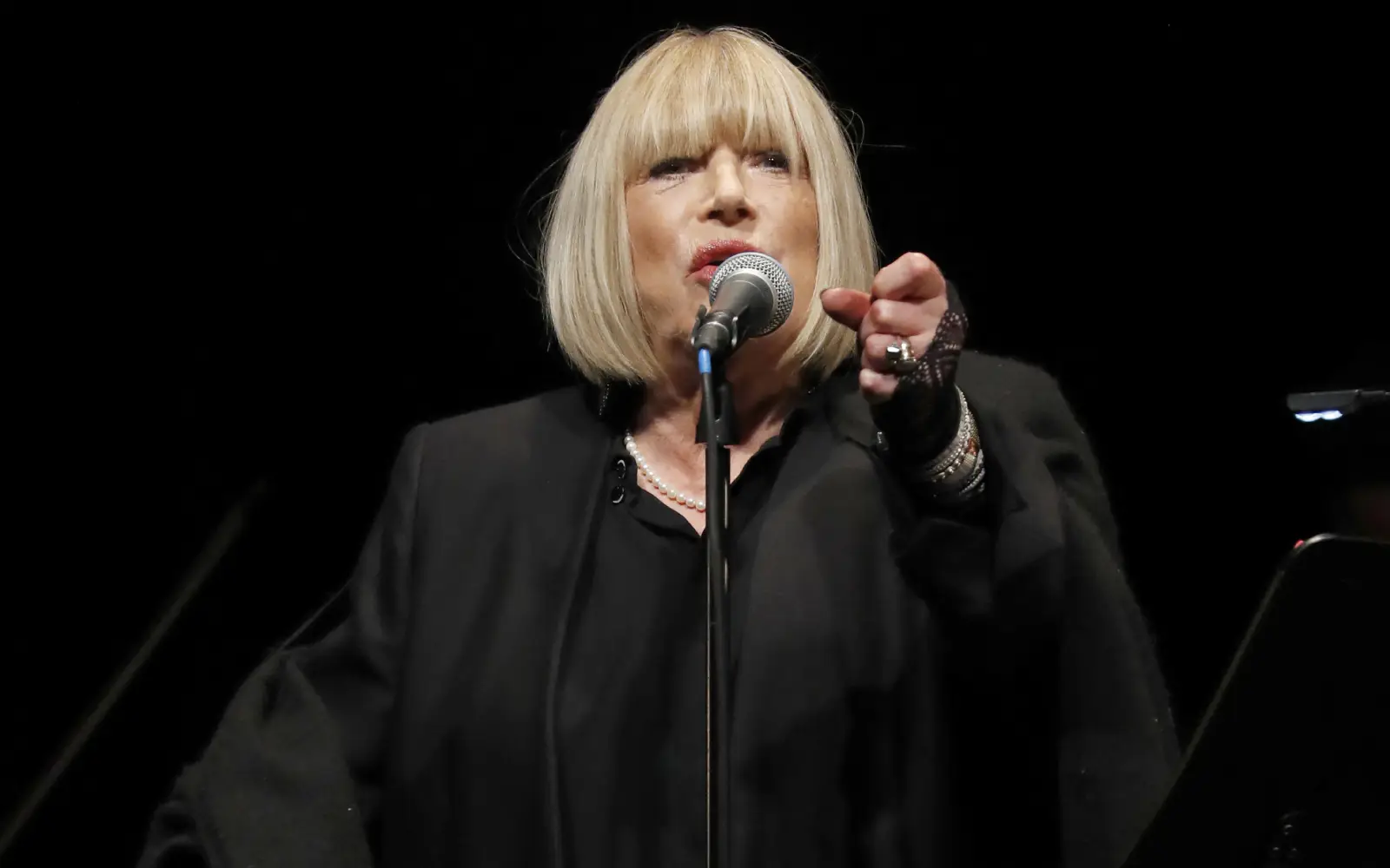 Marianne Faithfull, English singer, actress, dies at 78