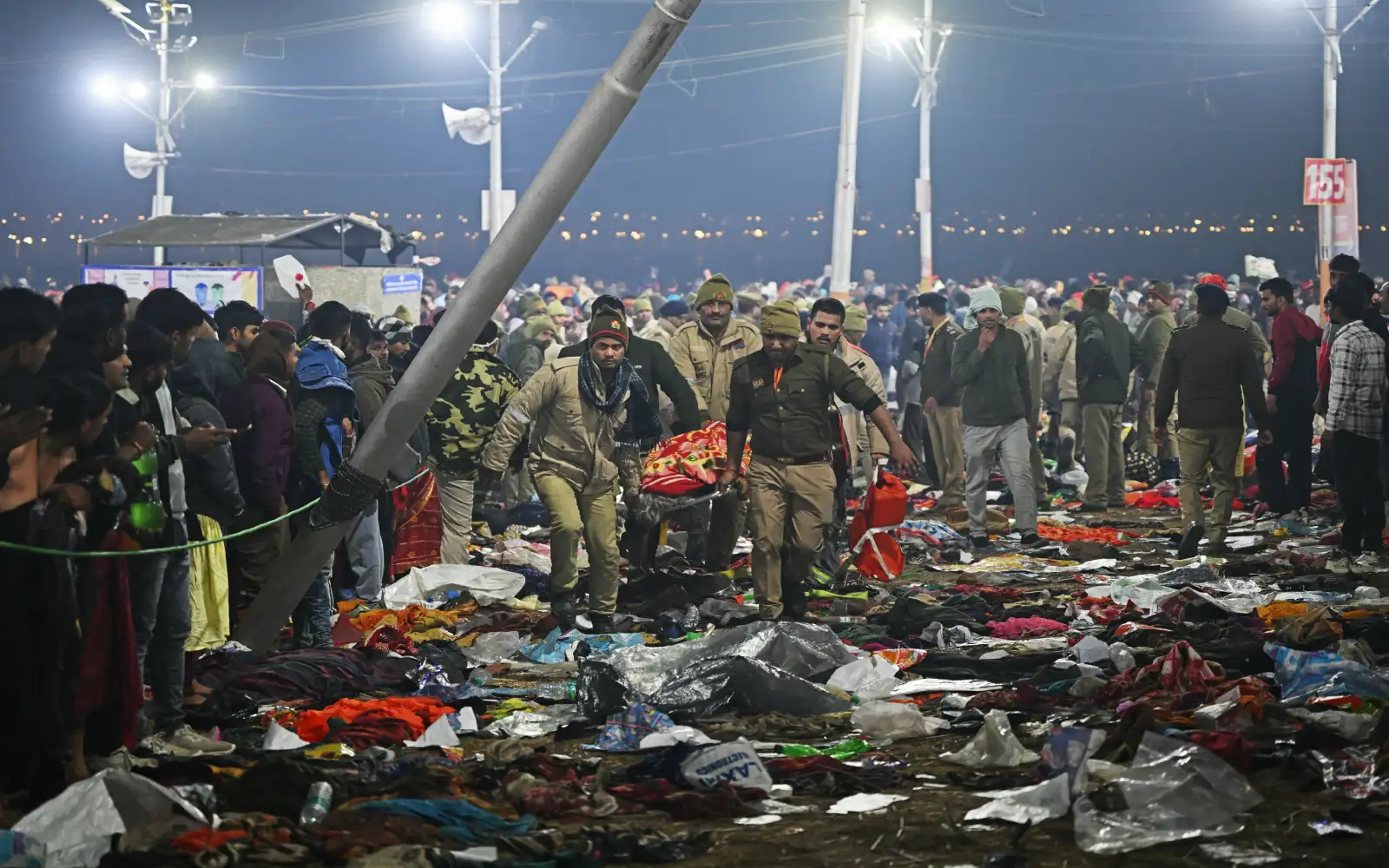 Stampede at Hindu mega-festival kills 15 in India