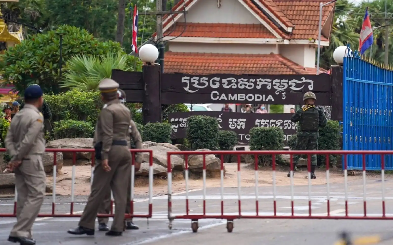 Cambodia'S Future: After Thailand'S F 16 Attack - fi6bp28