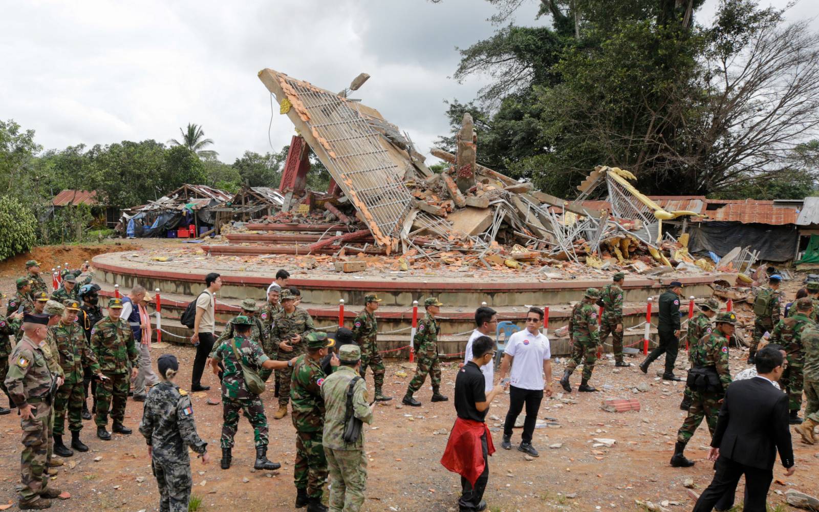 Cambodia'S Future: After Thailand'S F 16 Attack - gf90x6q