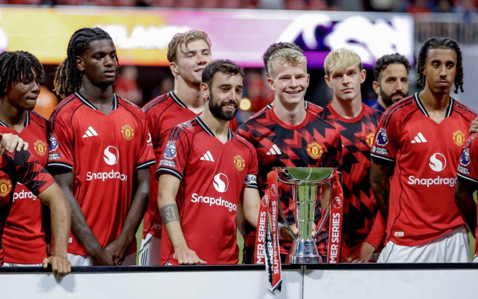 Man Utd hoist Summer Series trophy with Everton draw