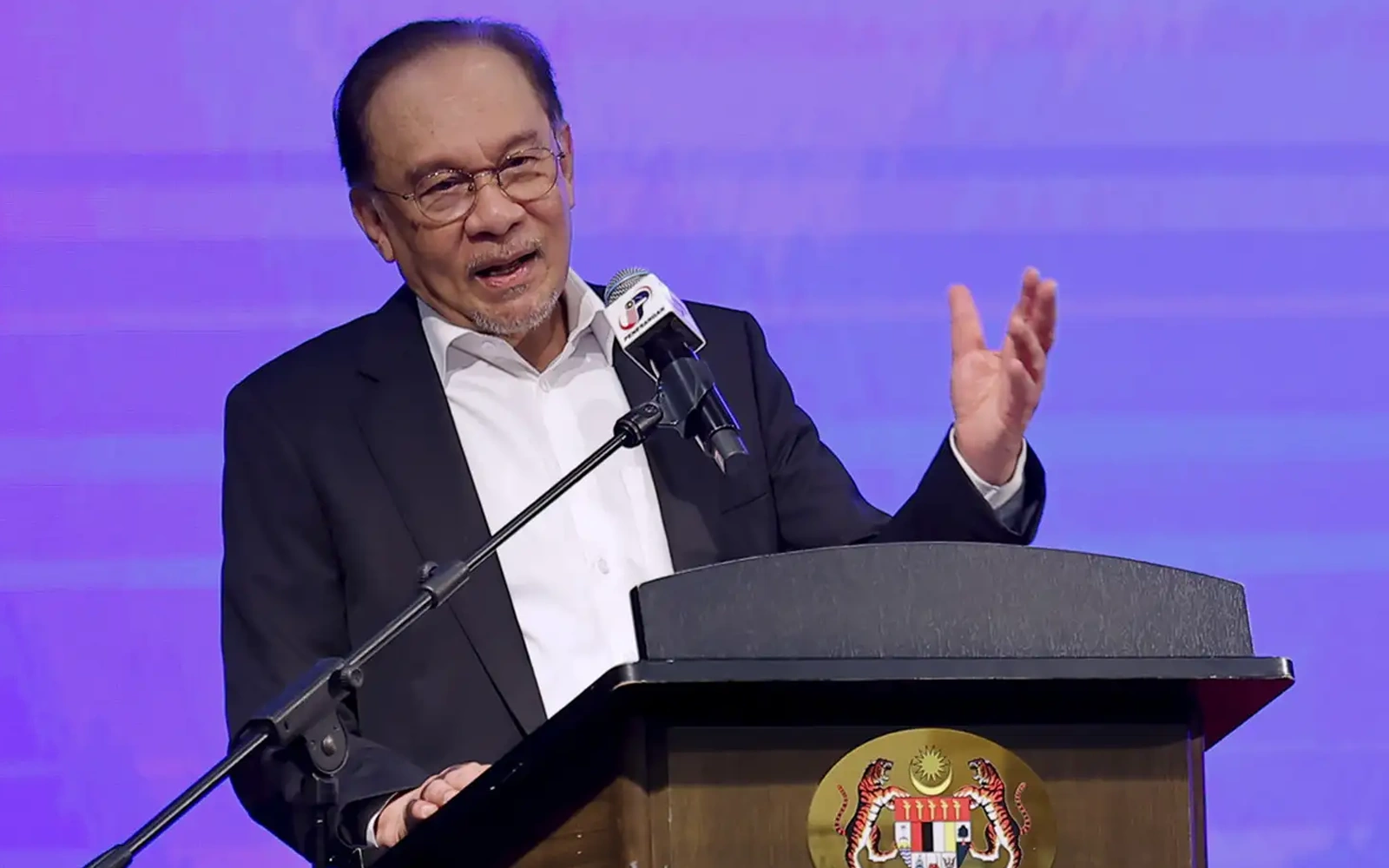 Hampir RM5 bilion ‘wang ehsan’ disalur kepada Terengganu dan Kelantan, kata PM
