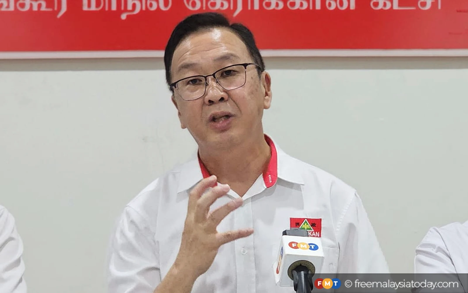 Xotin kordi erini sorayotganini xxx Jinsiy aloqa Ekaterina Semenova