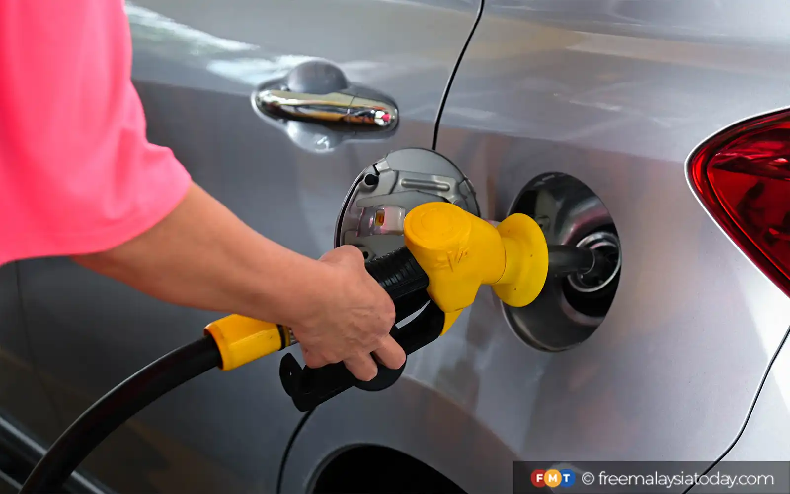 d4b97a24 petrol 95 petrol pump ron95 subsisidi 4