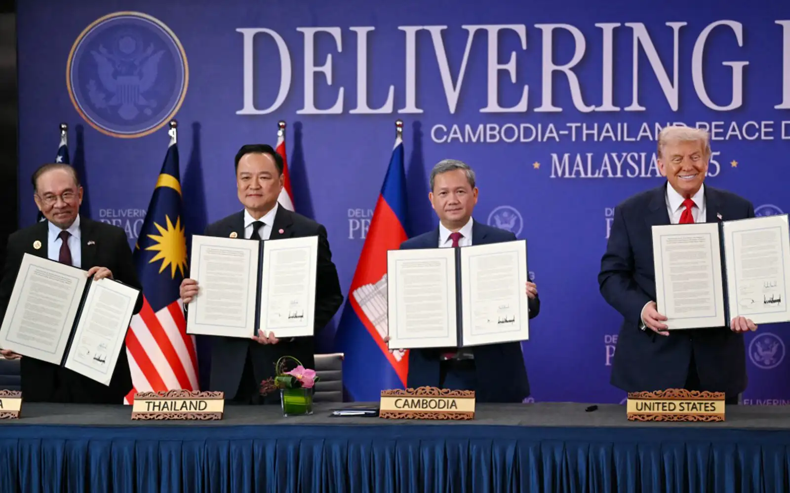 Anwar Ibrahim Anutin Charnvirakul Hun Manet Donald Trump ceasefire agreement