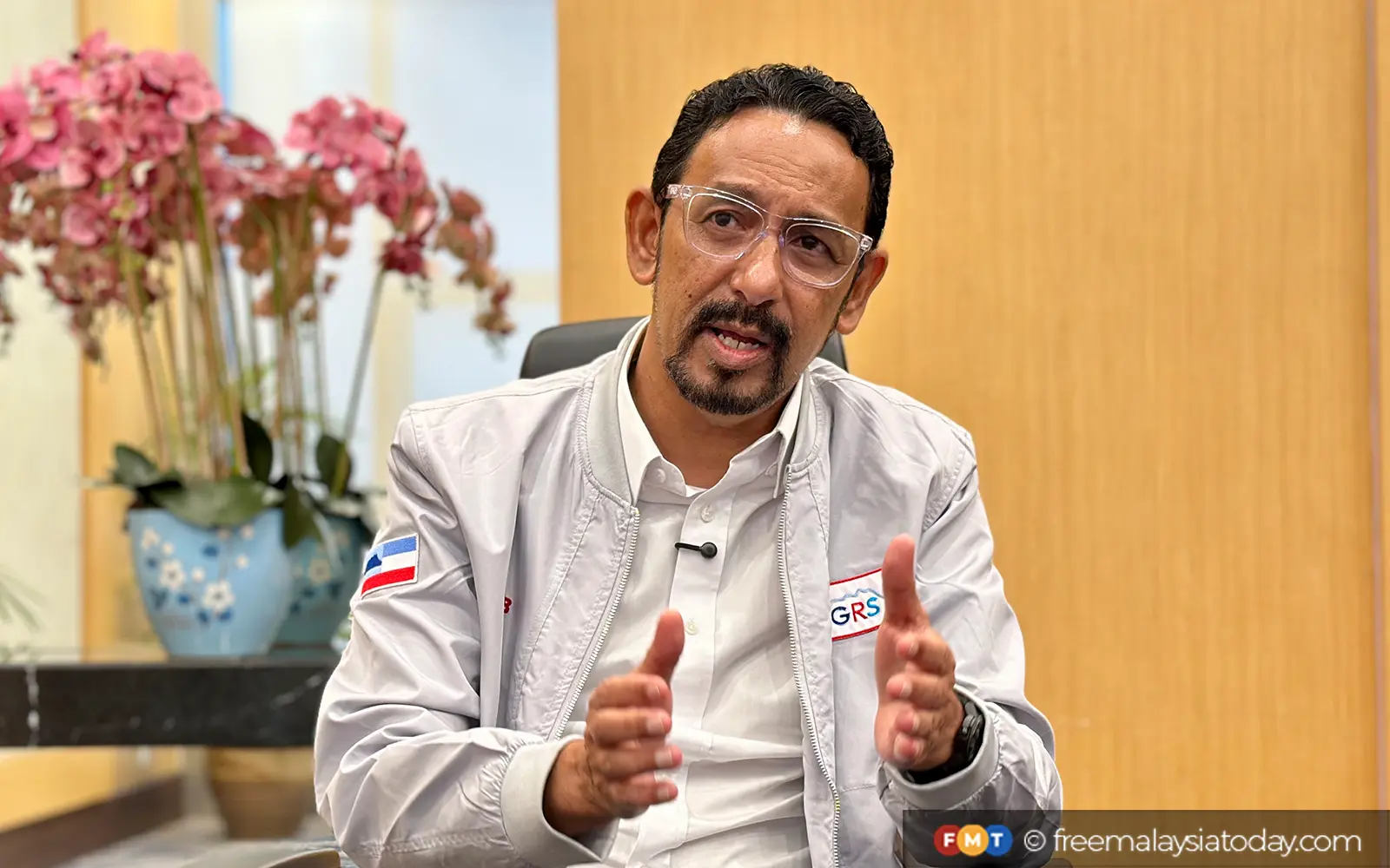 Datuk Mohamed Razali Razi, Datuk Bob