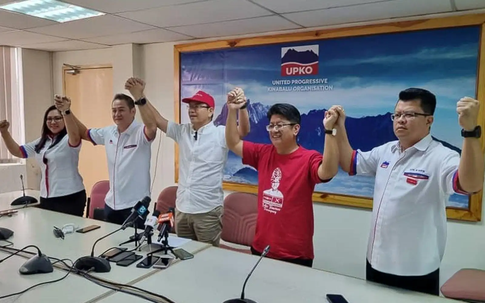 f77036f0 upko bernamapic 101125