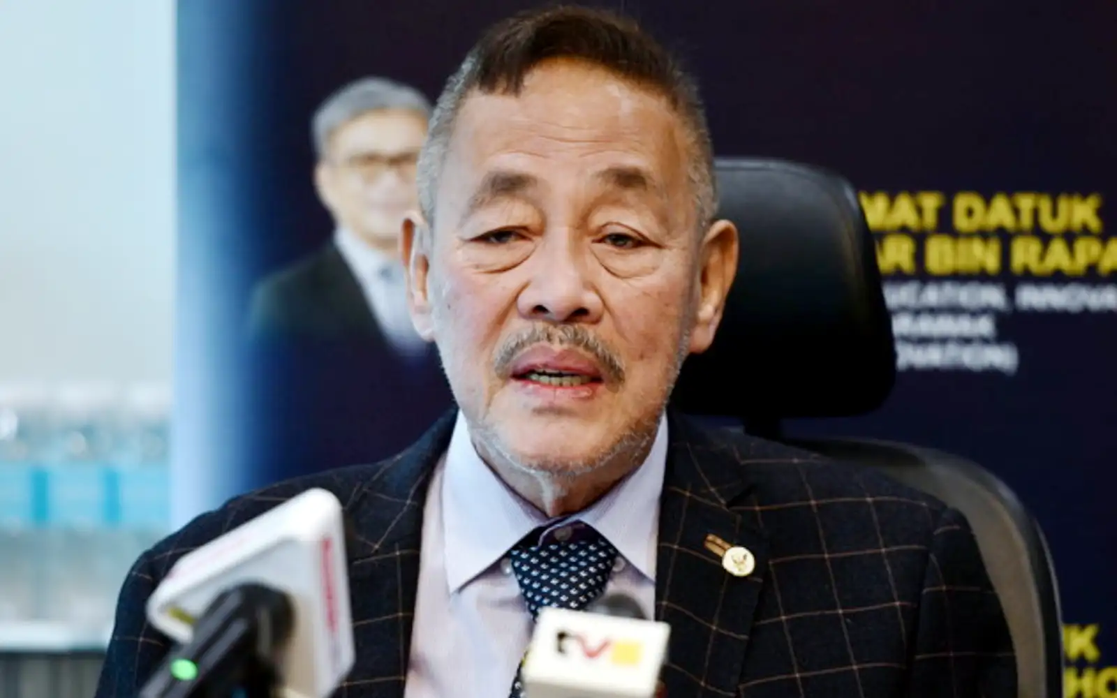 ROLAND SAGAH WEE INN