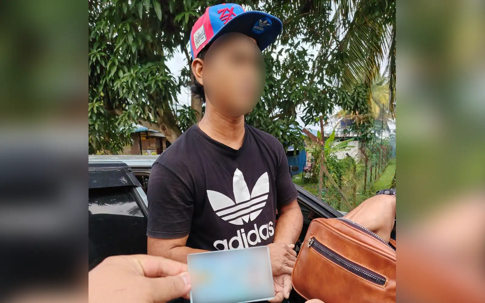 isi minyak pakai ic orang lain