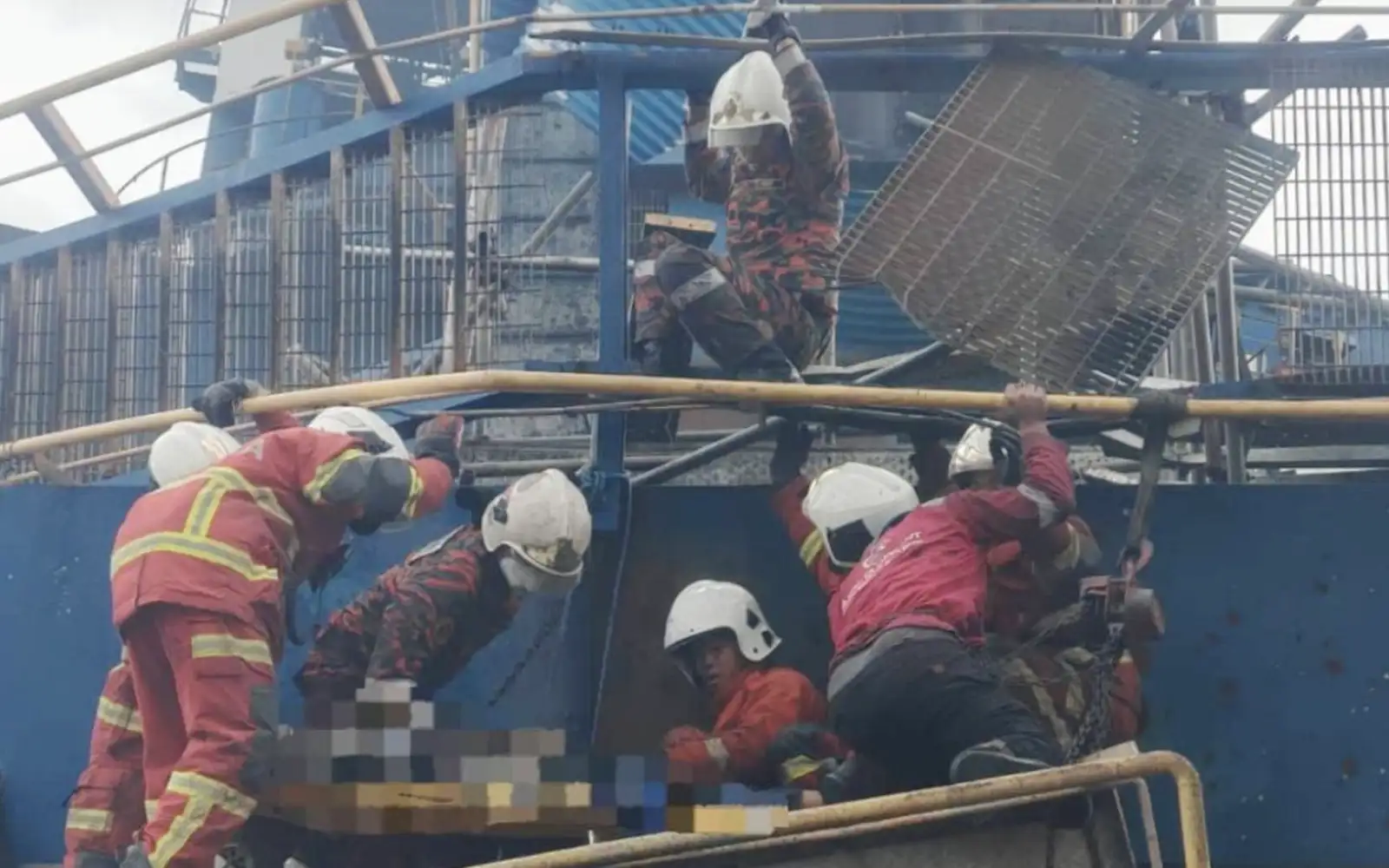 kren arang batu runtuh Loji Janakuasa Pontian