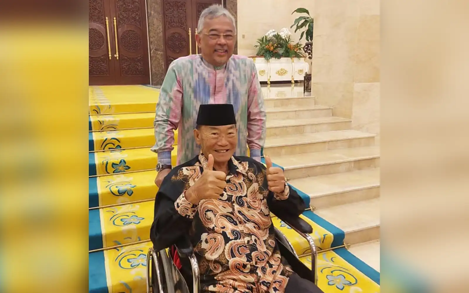 Tan Yee Khan n sultan ahmad shah istana