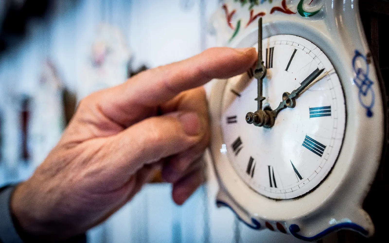 Descendant of a Hungarian noble family Bela Hatvani adjusts a clock backward one hour in a museum displaying his family’s clock collection in Kunszallas, some 120 kms southeast of Budapest, Hungary, 28 October 2017, ahead of the night when summer daylight saving time (DST) is reverted to standard time. EPA/Sandor Ujvari HUNGARY OUT