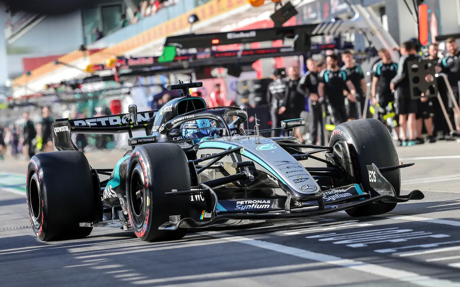 Russell grabs pole for Mercedes 1-2 at Canadian GP