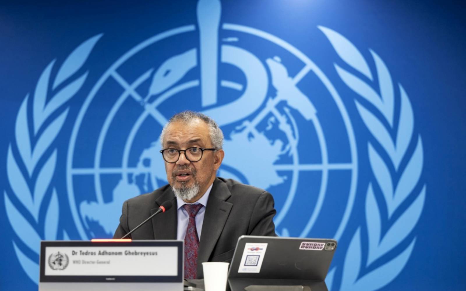 WHO chief reports suspected Ebola cases top 900 in DR Congo