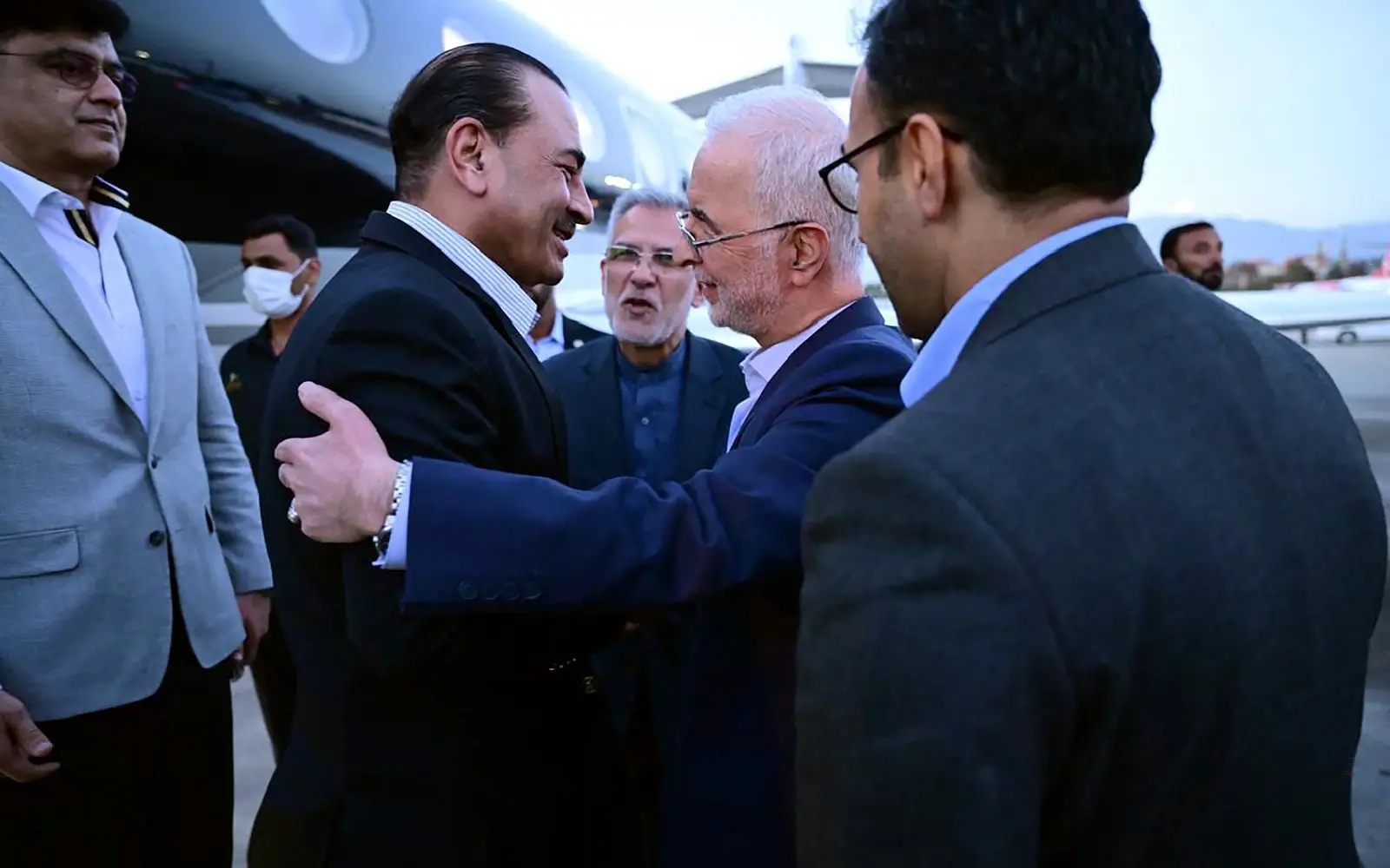 Pakistan’s military chief arrives in Tehran in push to end Iran war
