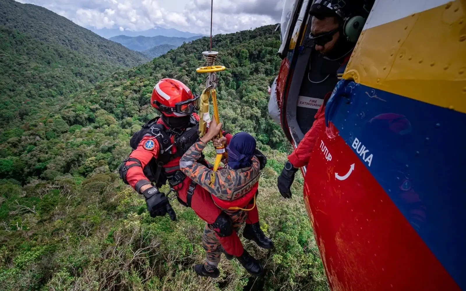 bomba gunung batu putih